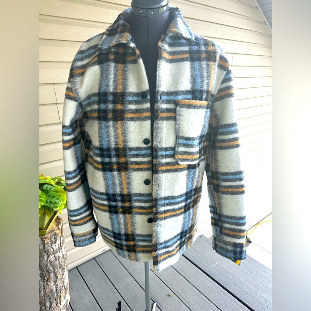 H and M Shacket